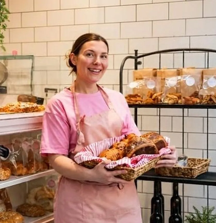 Bollos Bakery, vegan bakery Stockholm, vegan cakes Stockholm, custom cakes Stockholm, vegan bakery Vasastan, plant-based bakery, vegan croissant, vegan pastries, Click and Collect bakery, vegan birthday cake