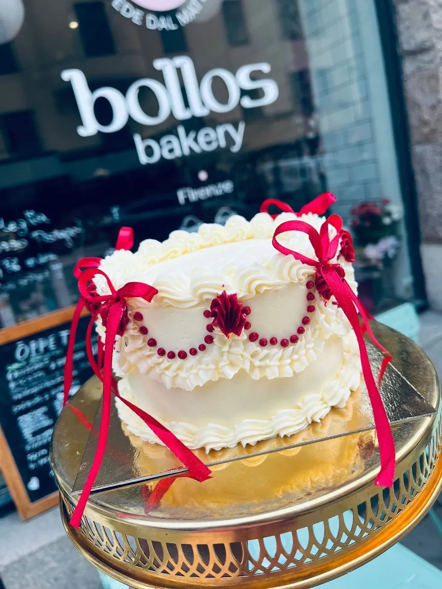 Bollos Bakery, vegan bakery Stockholm, vegan cakes Stockholm, custom cakes Stockholm, vegan bakery Vasastan, plant-based bakery, vegan croissant, vegan pastries, Click and Collect bakery, vegan birthday cake