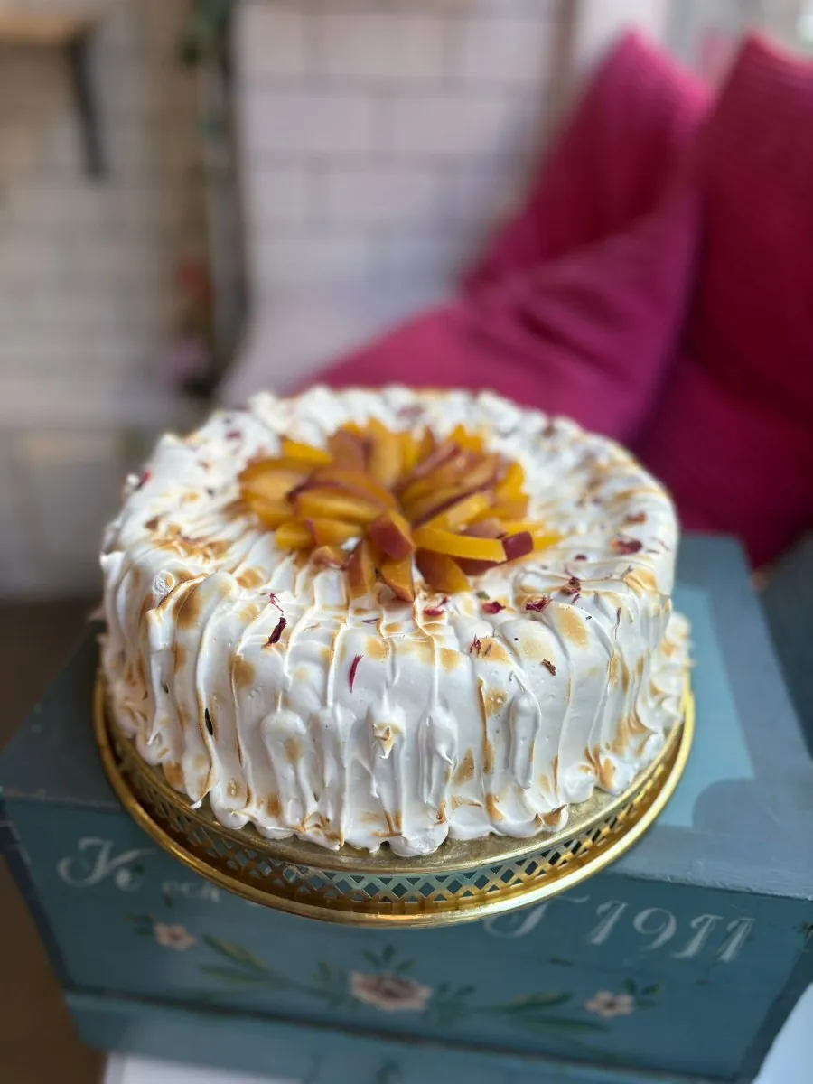 Bollos Bakery, vegan bakery Stockholm, vegan cakes Stockholm, custom cakes Stockholm, vegan bakery Vasastan, plant-based bakery, vegan croissant, vegan pastries, Click and Collect bakery, vegan birthday cake