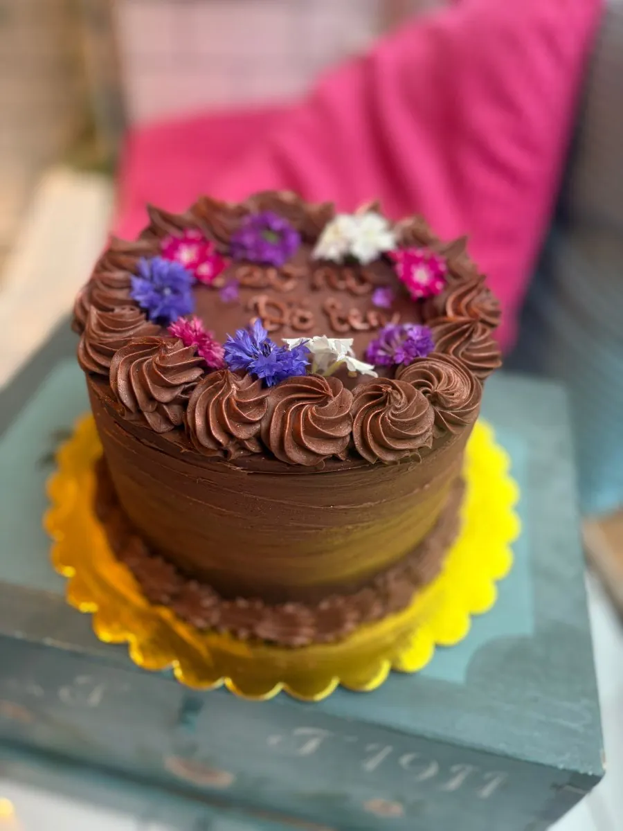 Bollos Bakery, vegan bakery Stockholm, vegan cakes Stockholm, custom cakes Stockholm, vegan bakery Vasastan, plant-based bakery, vegan croissant, vegan pastries, Click and Collect bakery, vegan birthday cake