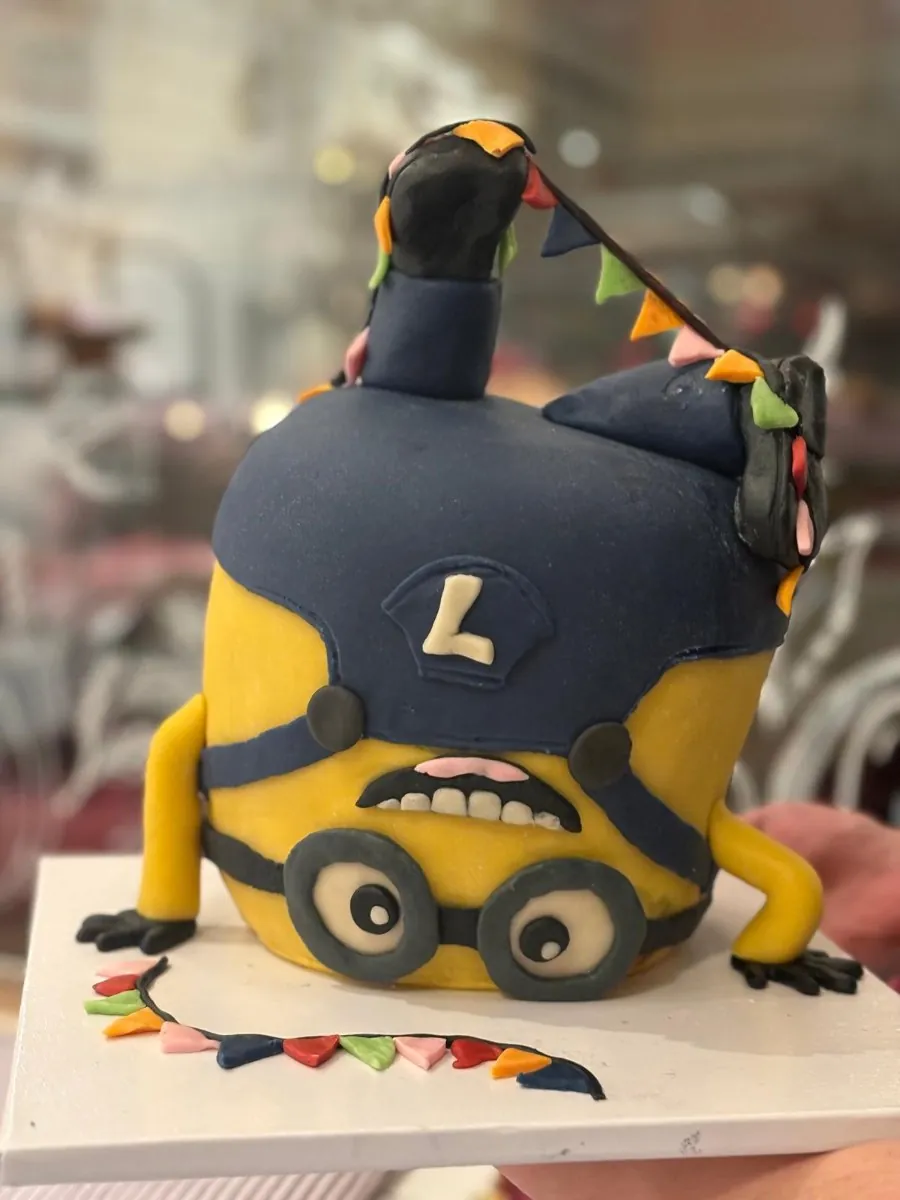 Bollos Bakery, vegan bakery Stockholm, vegan cakes Stockholm, custom cakes Stockholm, vegan bakery Vasastan, plant-based bakery, vegan croissant, vegan pastries, Click and Collect bakery, vegan birthday cake