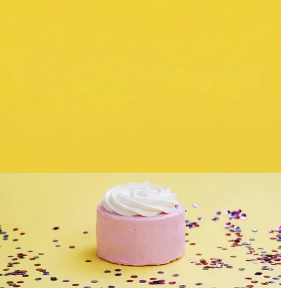 Bollos Bakery, vegan bakery Stockholm, vegan cakes Stockholm, custom cakes Stockholm, vegan bakery Vasastan, plant-based bakery, vegan croissant, vegan pastries, Click and Collect bakery, vegan birthday cake