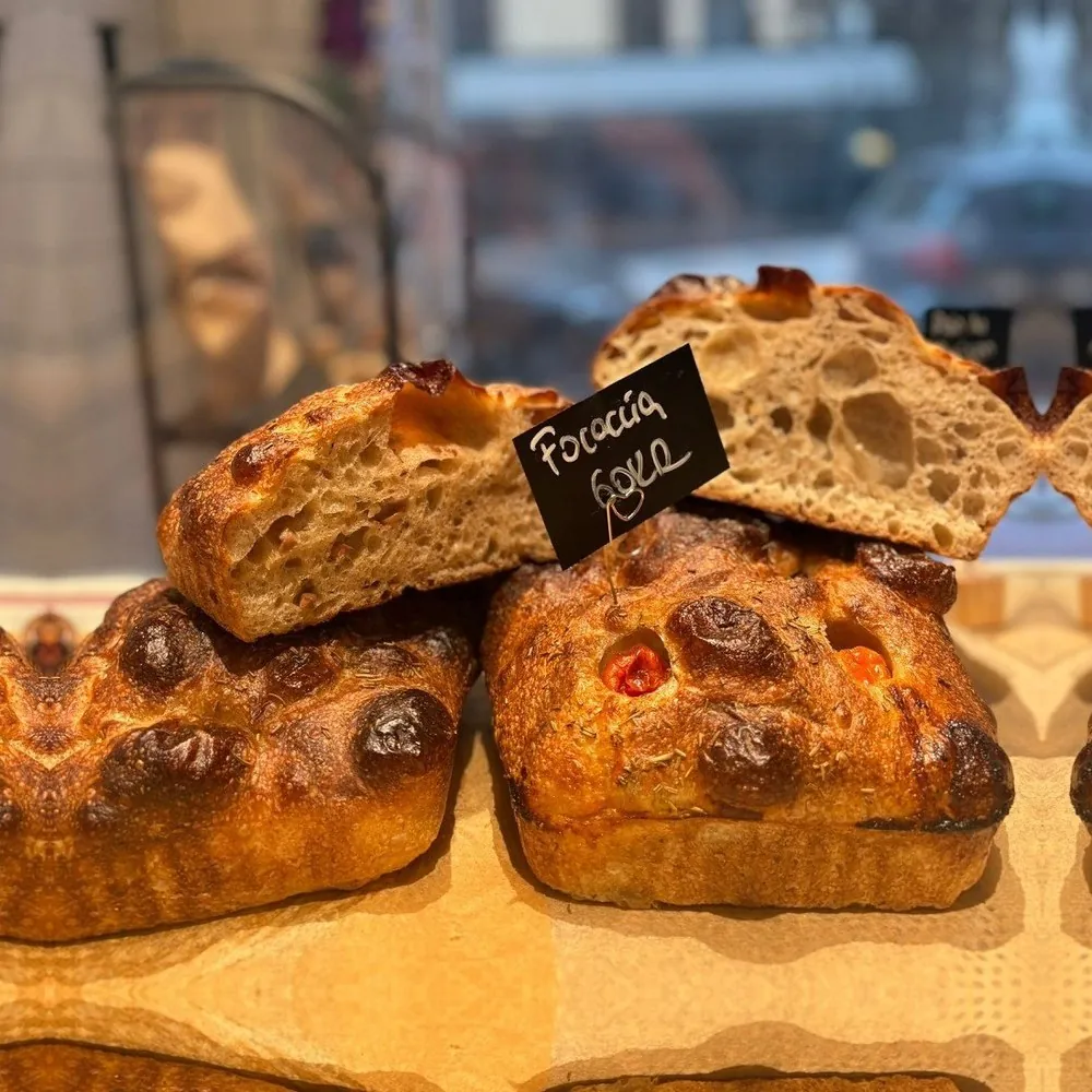 Bollos Bakery, vegan bakery Stockholm, vegan cakes Stockholm, custom cakes Stockholm, vegan bakery Vasastan, plant-based bakery, vegan croissant, vegan pastries, Click and Collect bakery, vegan birthday cake