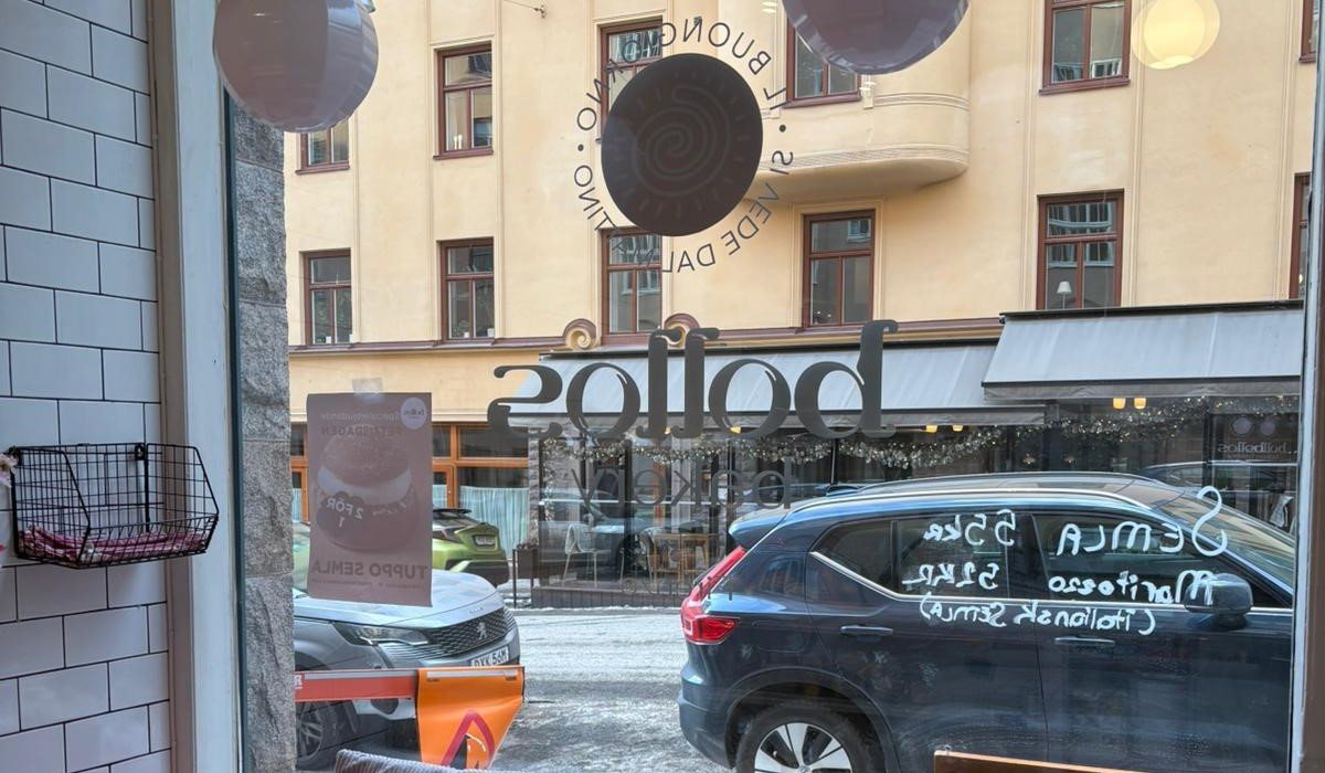 Bollos Bakery, vegan bakery Stockholm, vegan cakes Stockholm, custom cakes Stockholm, vegan bakery Vasastan, plant-based bakery, vegan croissant, vegan pastries, Click and Collect bakery, vegan birthday cake